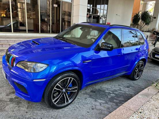 BMW-X5-4.4 M V8 32V BI-TURBO GASOLINA 4P AUTOMATICO BMW-X5-2011