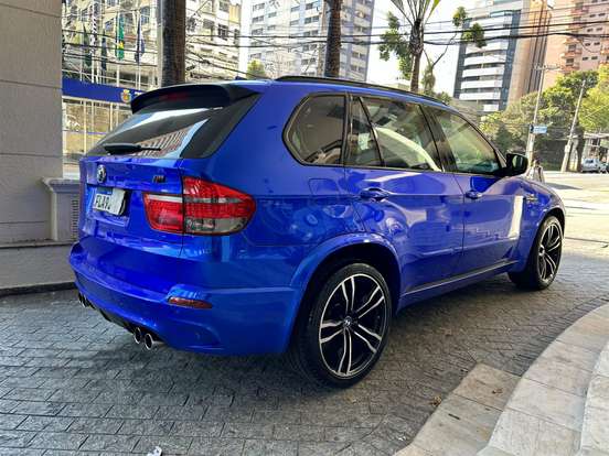 BMW-X5-4.4 M V8 32V BI-TURBO GASOLINA 4P AUTOMATICO BMW-X5-2011