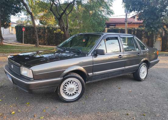 VOLKSWAGEN-SANTANA-1989