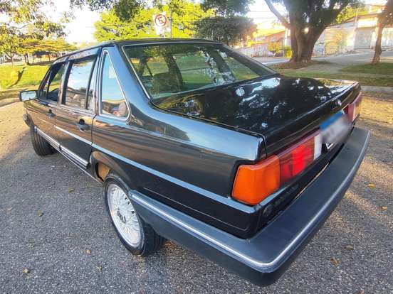 VOLKSWAGEN-SANTANA-1989