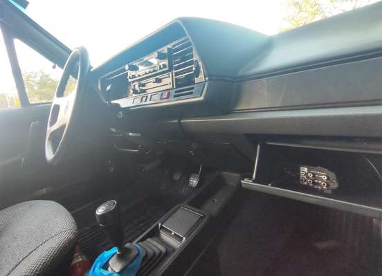 VOLKSWAGEN-SANTANA-1989