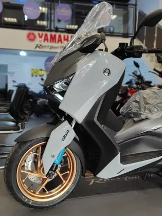 YAMAHA XMAX 300 CONNECTED ABS 