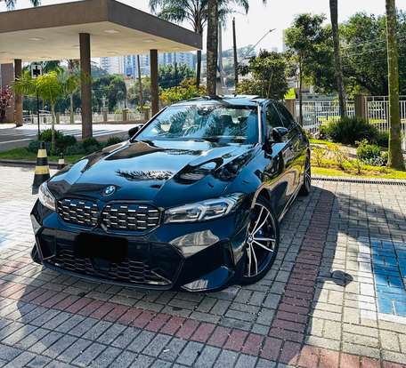 BMW-320i-2023