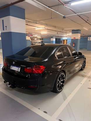BMW-320i-2015