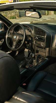 BMW-325i-1994