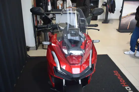 HONDA-ADV-2025