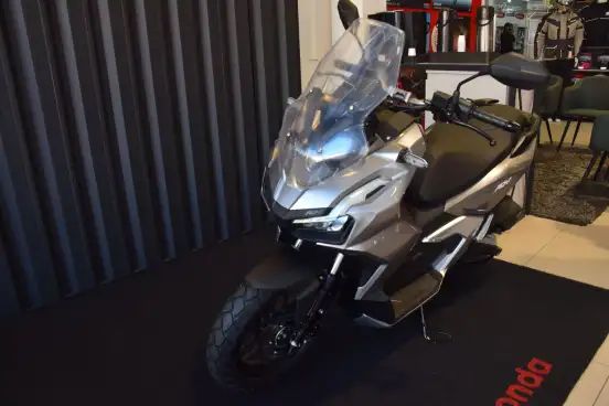 HONDA-ADV-2025
