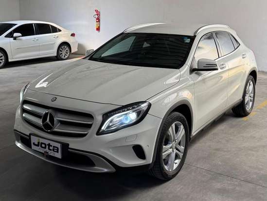 MERCEDES-BENZ-GLA 200-2017