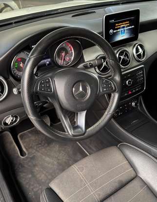 MERCEDES-BENZ-GLA 200-2017