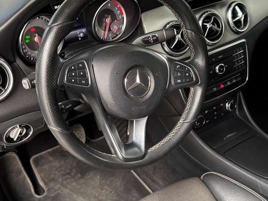MERCEDES-BENZ-GLA 200-1.6 CGI ADVANCE 16V TURBO FLEX 4P AUTOMÁTICO MERCEDES-BENZ-GLA 200-2017