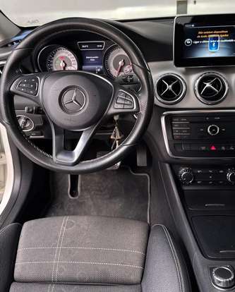 MERCEDES-BENZ-GLA 200-2017