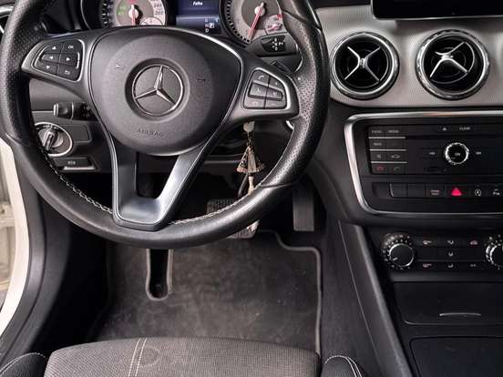MERCEDES-BENZ-GLA 200-1.6 CGI ADVANCE 16V TURBO FLEX 4P AUTOMÁTICO MERCEDES-BENZ-GLA 200-2017