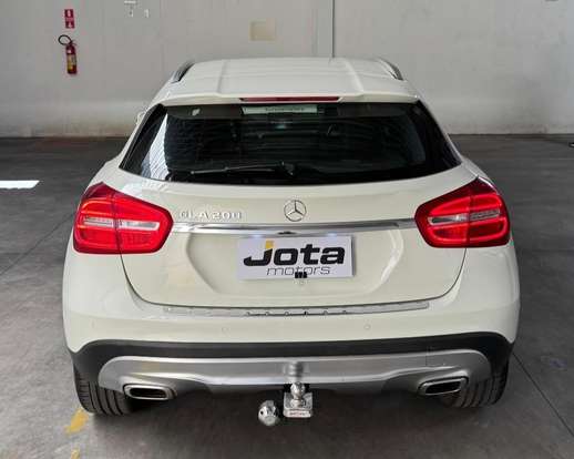 MERCEDES-BENZ-GLA 200-2017