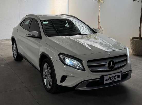 MERCEDES-BENZ-GLA 200-2017