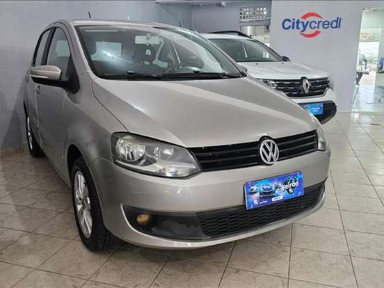 VOLKSWAGEN-FOX-2014