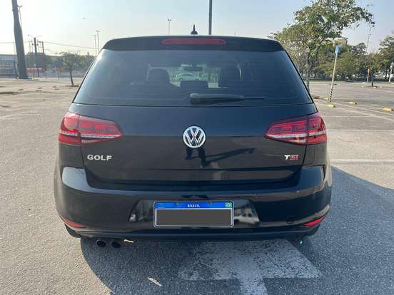 VOLKSWAGEN-GOLF-2017