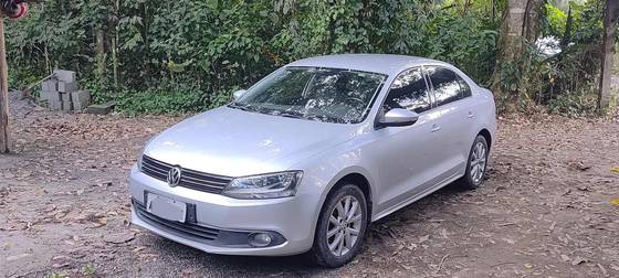 VOLKSWAGEN JETTA 2.0 COMFORTLINE FLEX 4P TIPTRONIC