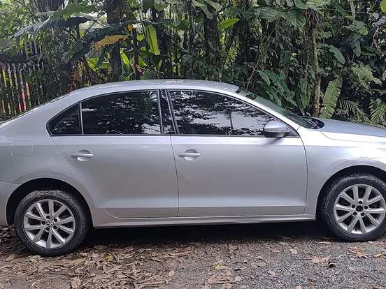 VOLKSWAGEN-JETTA-2.0 COMFORTLINE FLEX 4P TIPTRONIC VOLKSWAGEN-JETTA-2011
