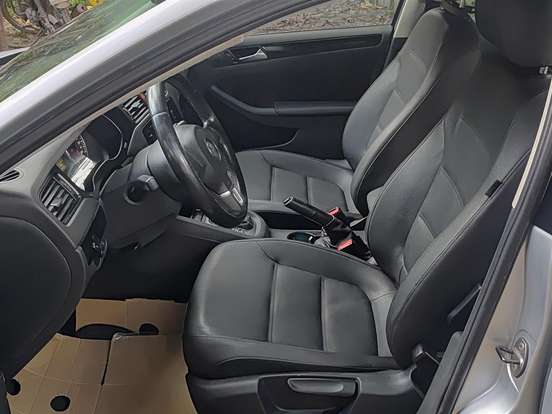 VOLKSWAGEN-JETTA-2.0 COMFORTLINE FLEX 4P TIPTRONIC VOLKSWAGEN-JETTA-2011