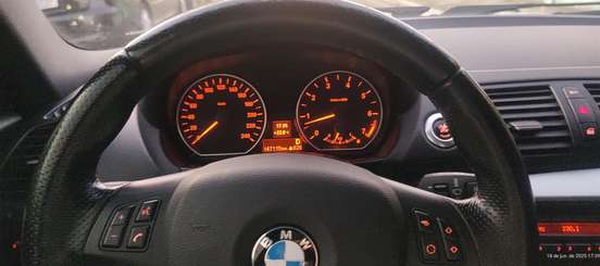 BMW-118i-2011