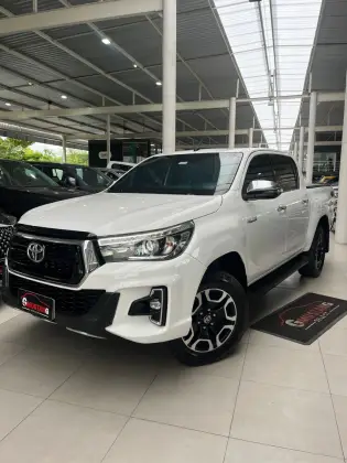 TOYOTA HILUX 2.8 SRX 4X4 CD 16V DIESEL 4P AUTOMÁTICO