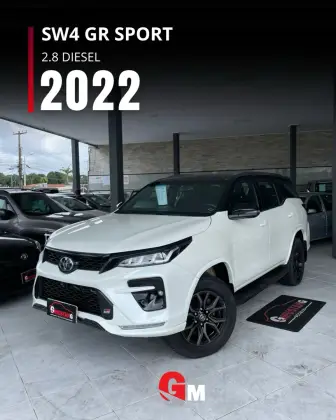 TOYOTA HILUX SW4 2.8 D-4D TURBO DIESEL GR-S 7L 4X4 AUTOMÁTICO