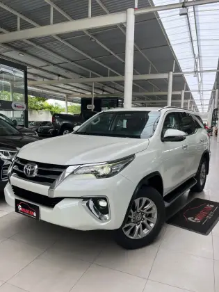TOYOTA HILUX SW4 2.8 SRX 4X4 16V TURBO INTERCOOLER DIESEL 4P AUTOMÁTICO