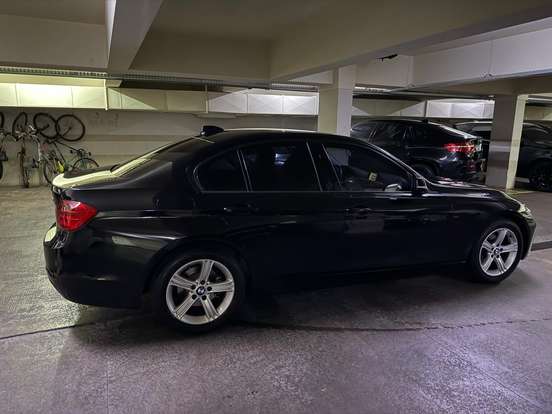 BMW-320i-2015
