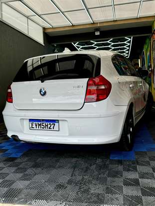 BMW-118i-2011