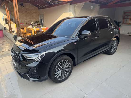 AUDI-Q3-2023