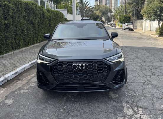 AUDI-Q3-2022