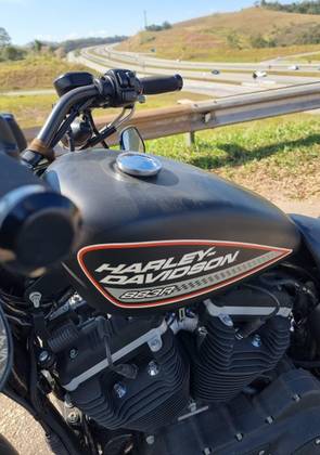 HARLEY-DAVIDSON SPORTSTER XL 883 R 