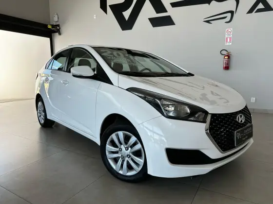 HYUNDAI HB20S 1.6 COMFORT PLUS 16V FLEX 4P AUTOMÁTICO