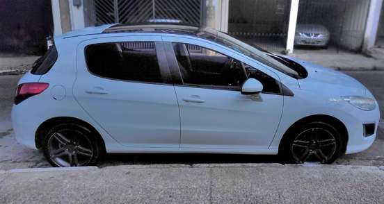 PEUGEOT-308-2012