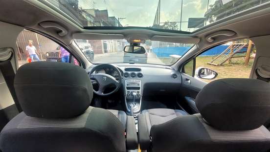 PEUGEOT-308-2012