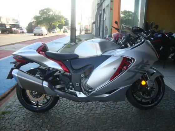 SUZUKI HAYABUSA GSX1300RA SUZUKI HAYABUSA GSX1300RA