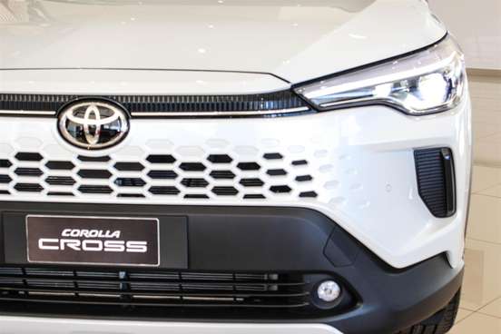 TOYOTA-COROLLA CROSS-2024