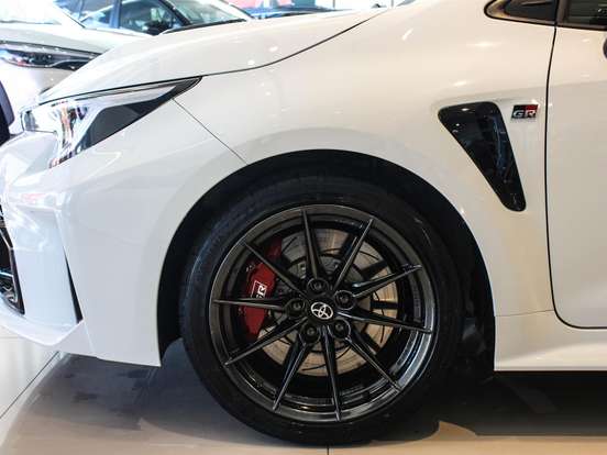 TOYOTA-GR COROLLA-1.6 TURBO GASOLINA CIRCUIT GR-FOUR MANUAL TOYOTA-GR COROLLA-2024