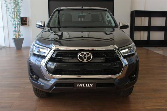 TOYOTA HILUX 2.8 D-4D TURBO DIESEL CD SRV 4X4 AUTOMÁTICO