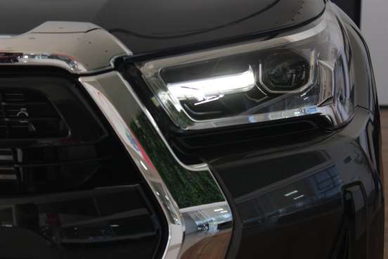 TOYOTA-HILUX-2025