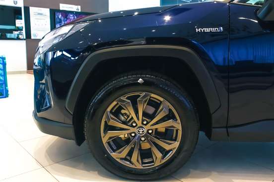 TOYOTA-RAV4-2025