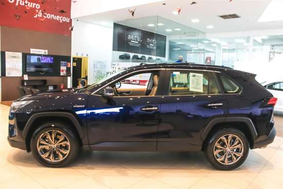 TOYOTA-RAV4-2025