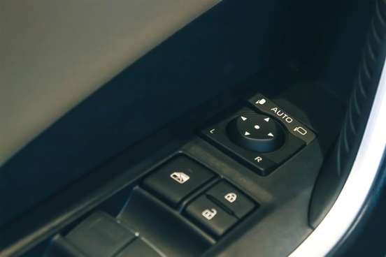 TOYOTA-RAV4-2025