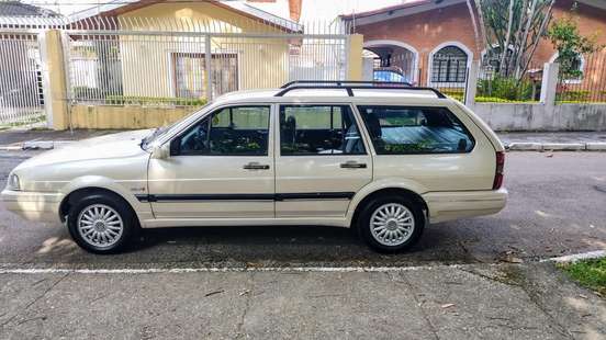 VOLKSWAGEN-QUANTUM-1995