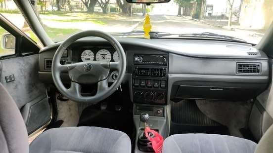VOLKSWAGEN-QUANTUM-1995