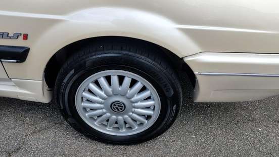 VOLKSWAGEN-QUANTUM-1995