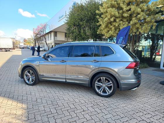 /en/city/cate-car-used-car/volkswagen-tiguan-2021-2-0-350-tsi-gasoline-all-space-r-line-4-motion-dsg-48393004037243904/-2