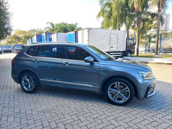 VOLKSWAGEN-TIGUAN-2021