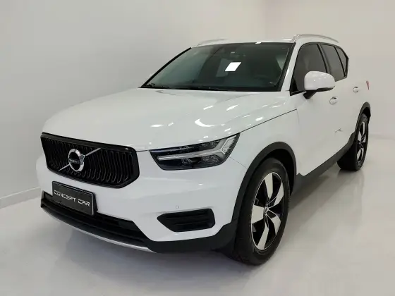 VOLVO XC40 2.0 T5 GASOLINA MOMENTUM AWD GEARTRONIC