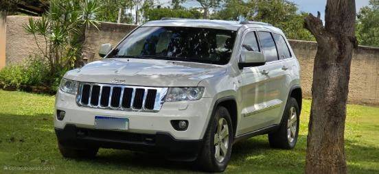 Imagem de JEEP GRAND CHEROKEE 3.6 LAREDO 4X4 V6 24V GASOLINA 4P AUTOMÁTICO